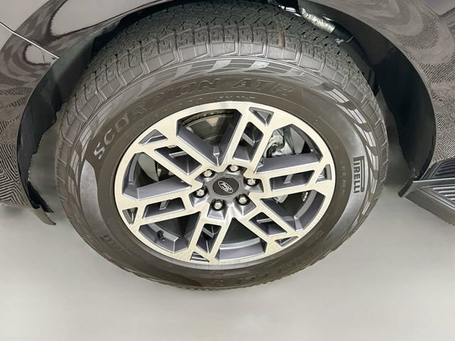 Certified 2025 Ford Expedition Active AWD/4WD image 33