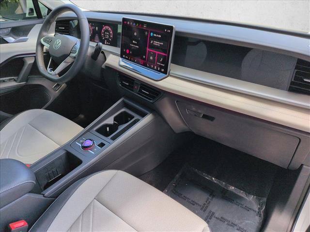 Used 2025 Volkswagen Tiguan SE AWD/4WD image 21