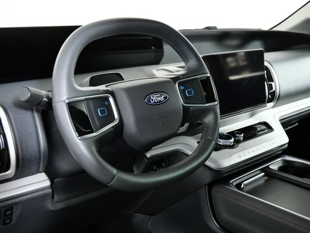 Certified 2025 Ford Expedition Active AWD/4WD image 19