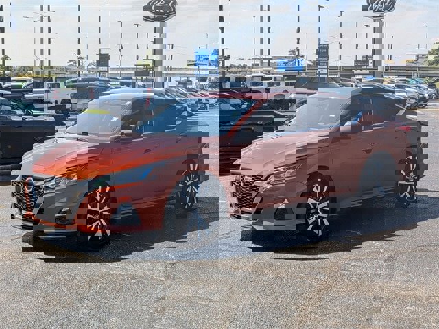 Used 2021 Nissan Altima 2.5 SR image 3