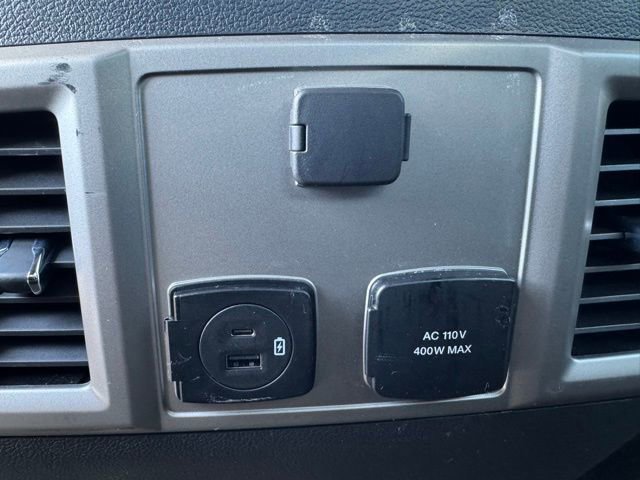 Certified 2022 Ford F250 Lariat w/ Snow Plow Prep Package image 27
