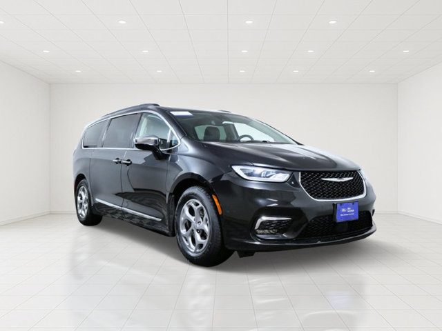 Used 2023 Chrysler Pacifica Limited
