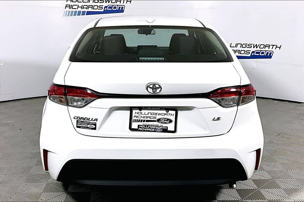 Used 2026 Toyota Corolla LE FWD image 4
