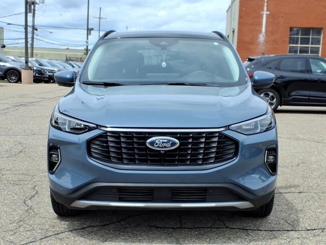 Certified 2023 Ford Escape Platinum w/ Premium Technology Package AWD/4WD image 15