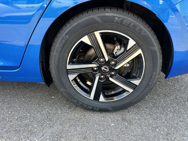 Used 2025 Nissan Sentra SV FWD image 3