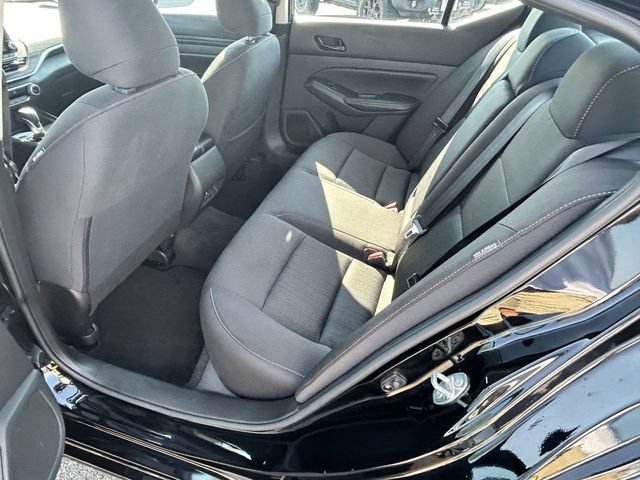Used 2025 Nissan Altima 2.5 SV FWD image 23