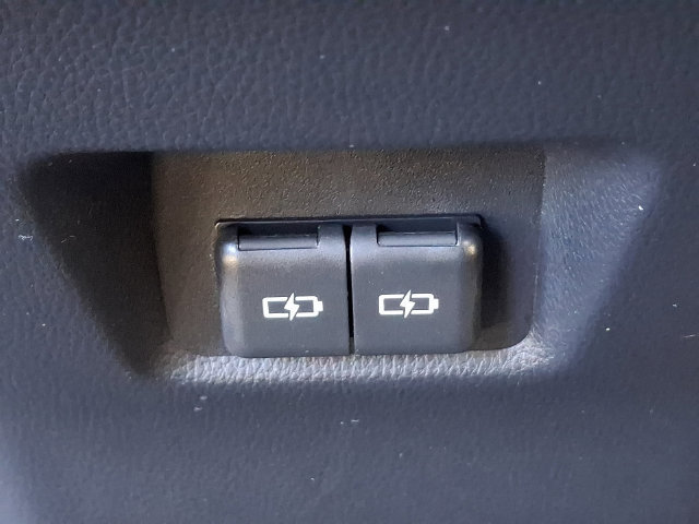 Used 2025 Toyota RAV4 XLE AWD/4WD image 13
