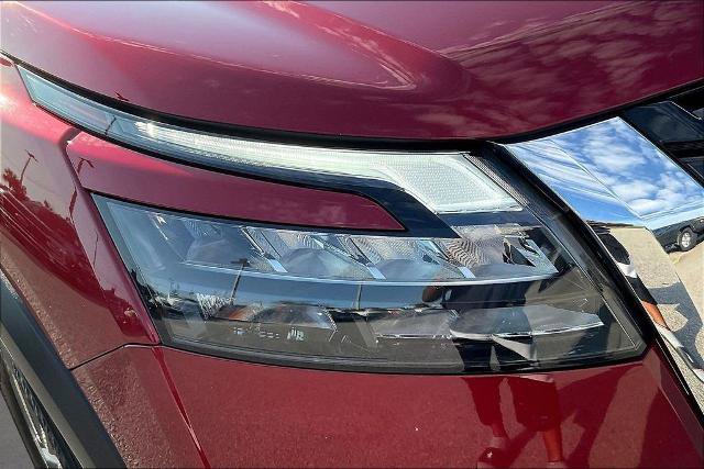 Used 2025 Nissan Pathfinder SV FWD image 31