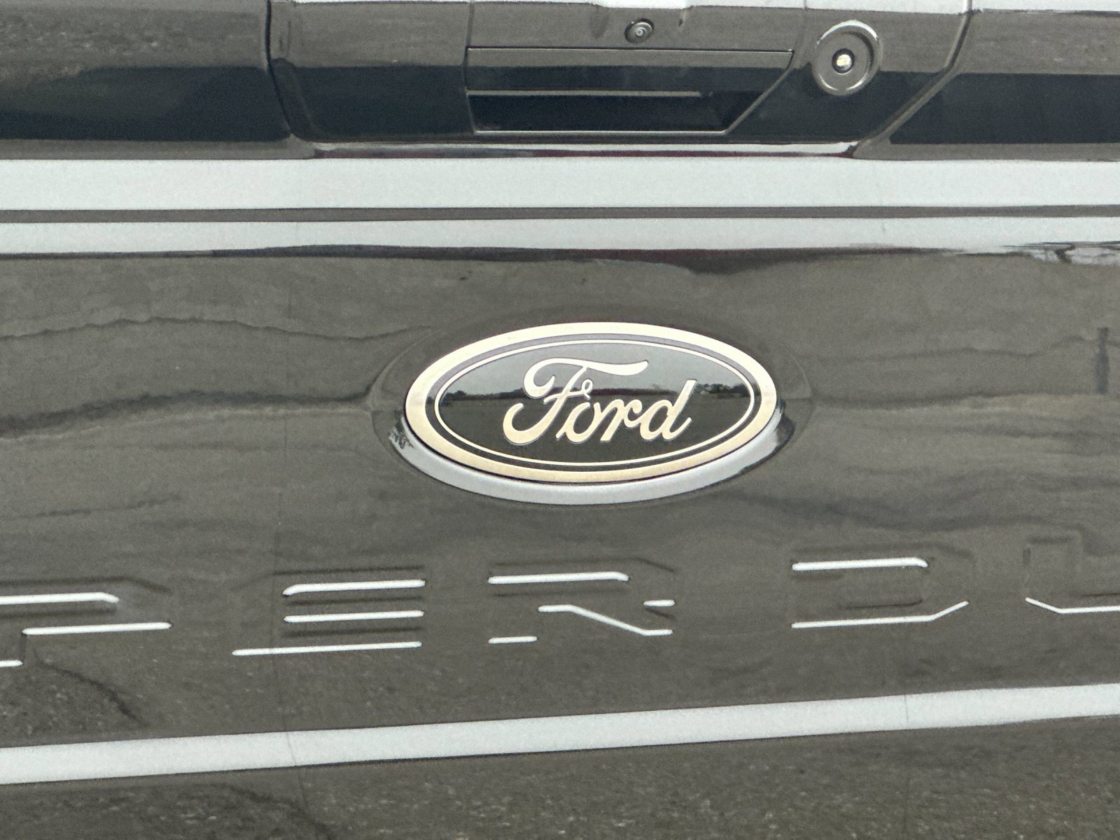 Certified 2024 Ford F250 Lariat w/ Lariat Ultimate Package image 27