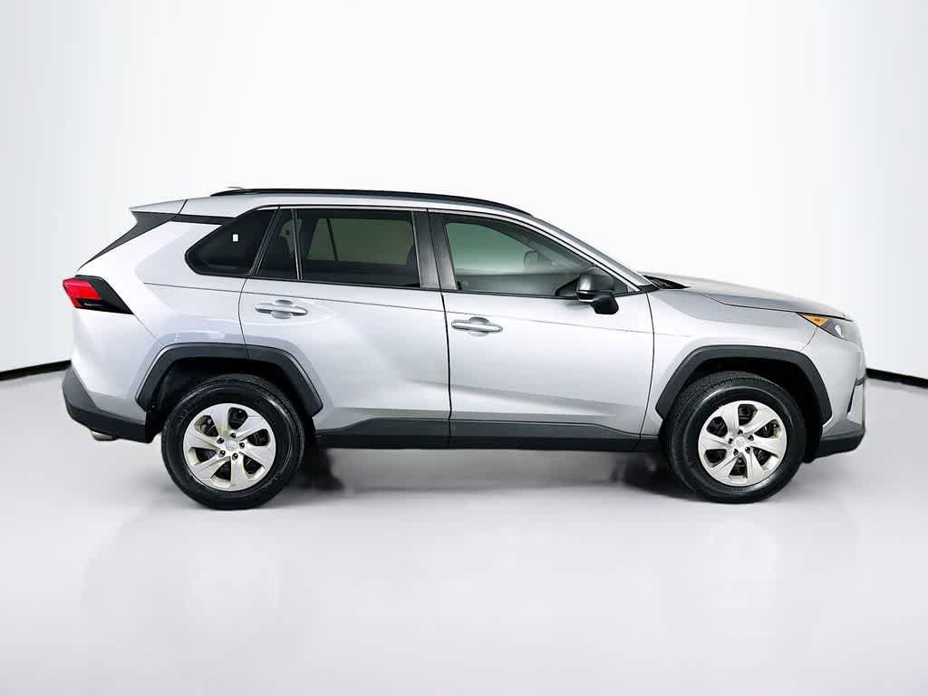Used 2019 Toyota RAV4 LE FWD image 25