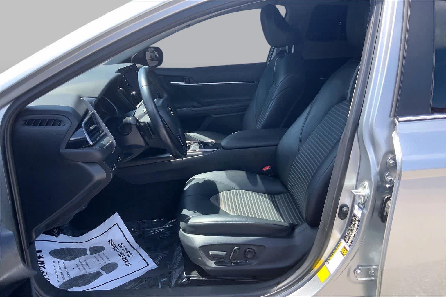Used 2023 Toyota Camry SE FWD image 8