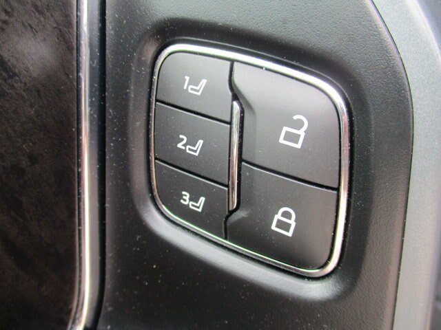 Certified 2022 Ford F150 Lightning Lariat AWD/4WD image 28