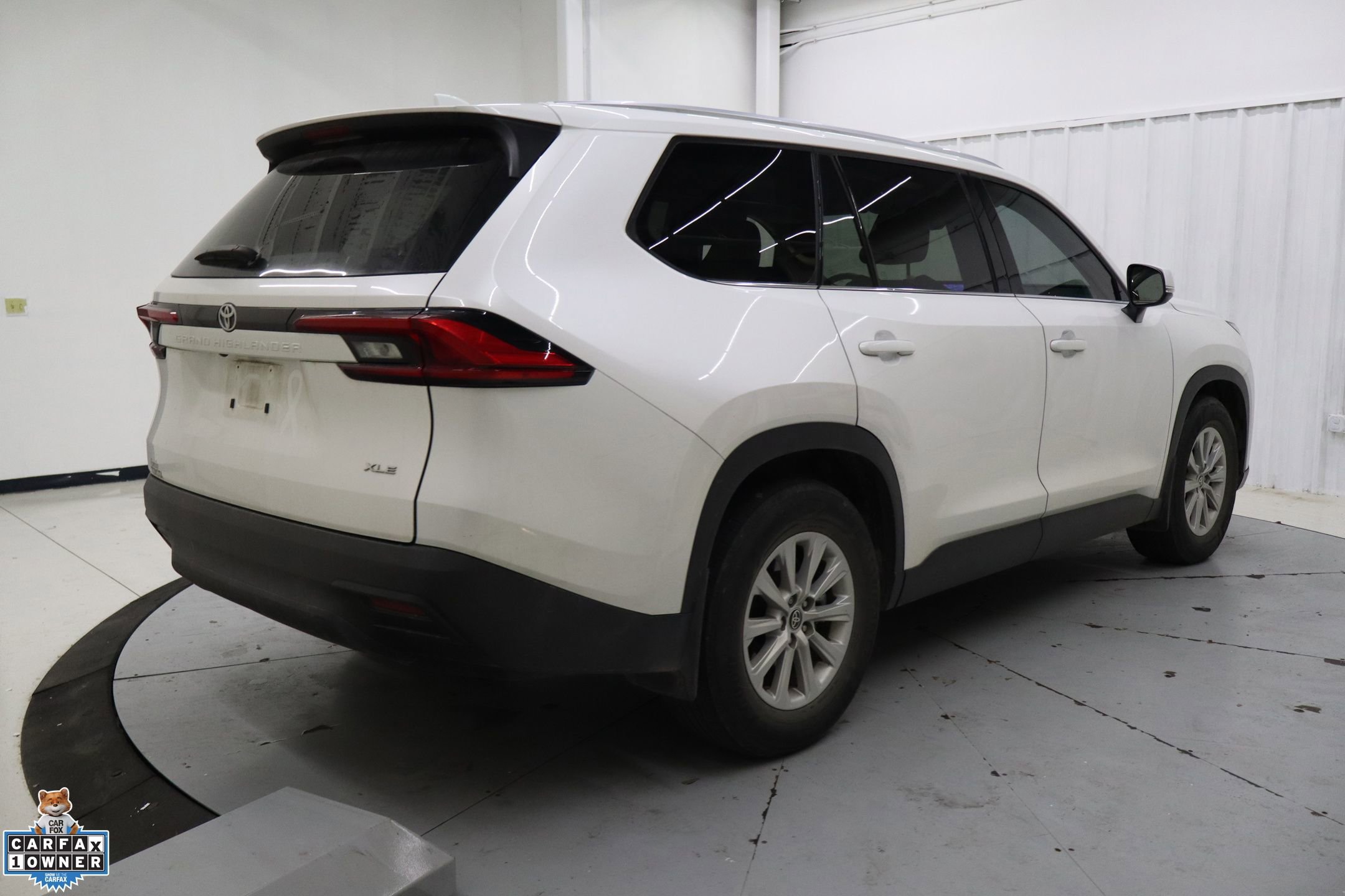 Used 2024 Toyota Grand Highlander XLE image 4