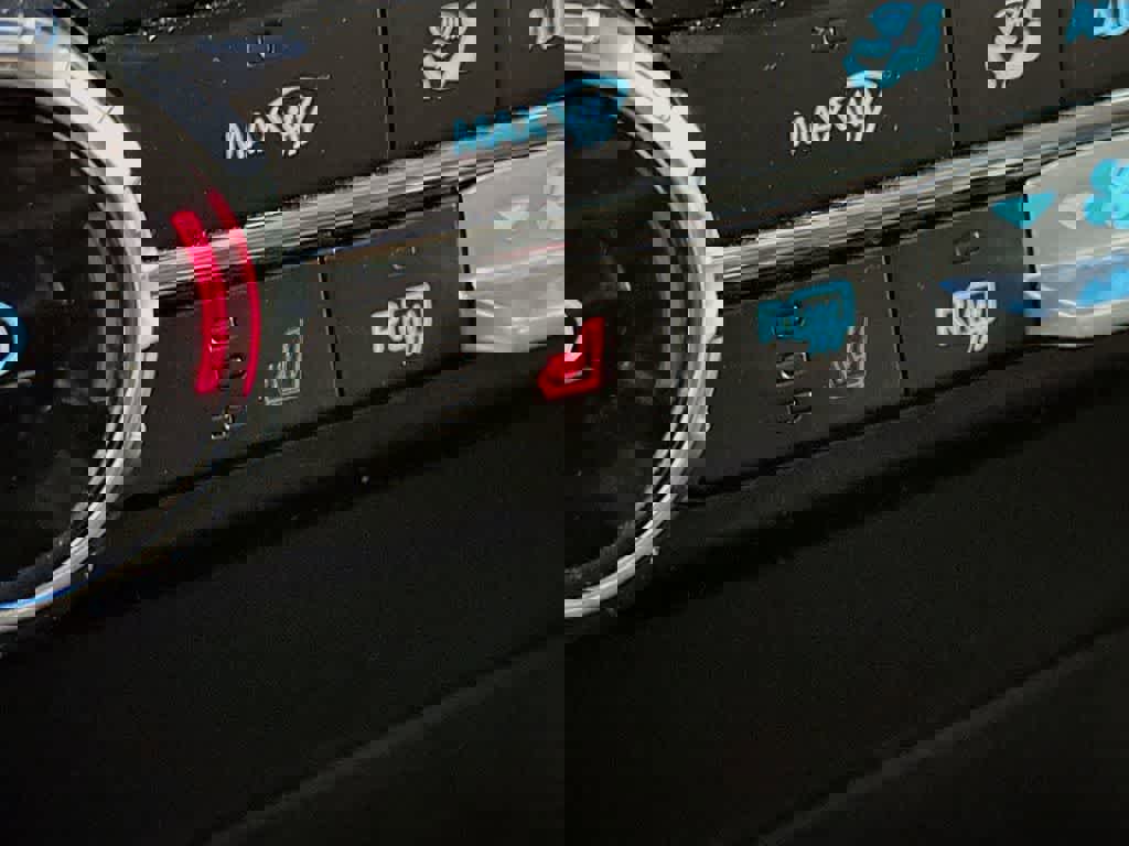 Certified 2022 Ford F150 XLT w/ Equipment Group 302A High image 31