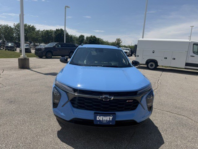 Used 2024 Chevrolet Trax RS w/ Driver Confidence Package FWD image 2