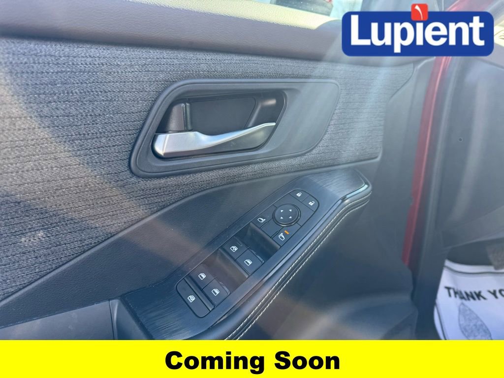 Used 2021 Nissan Rogue SV image 13