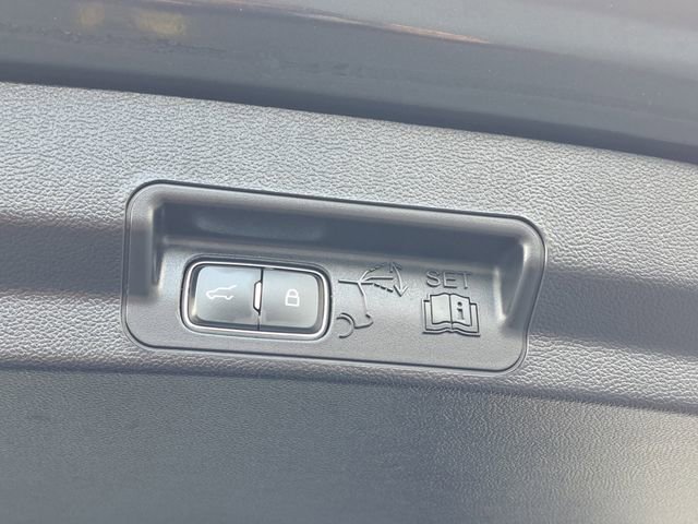 Certified 2022 Ford Explorer XLT w/ Equipment Group 202A image 31