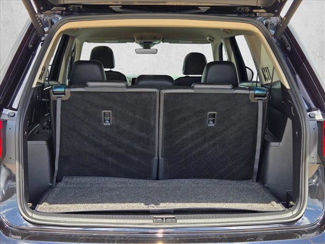 Used 2024 Volkswagen Atlas SE w/ Black Wheel Package FWD image 20