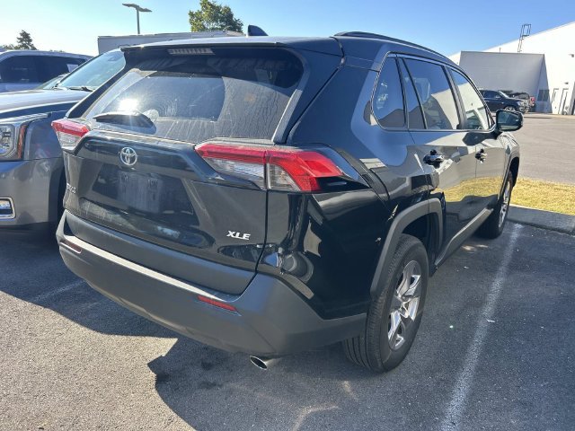 Used 2025 Toyota RAV4 XLE FWD image 5