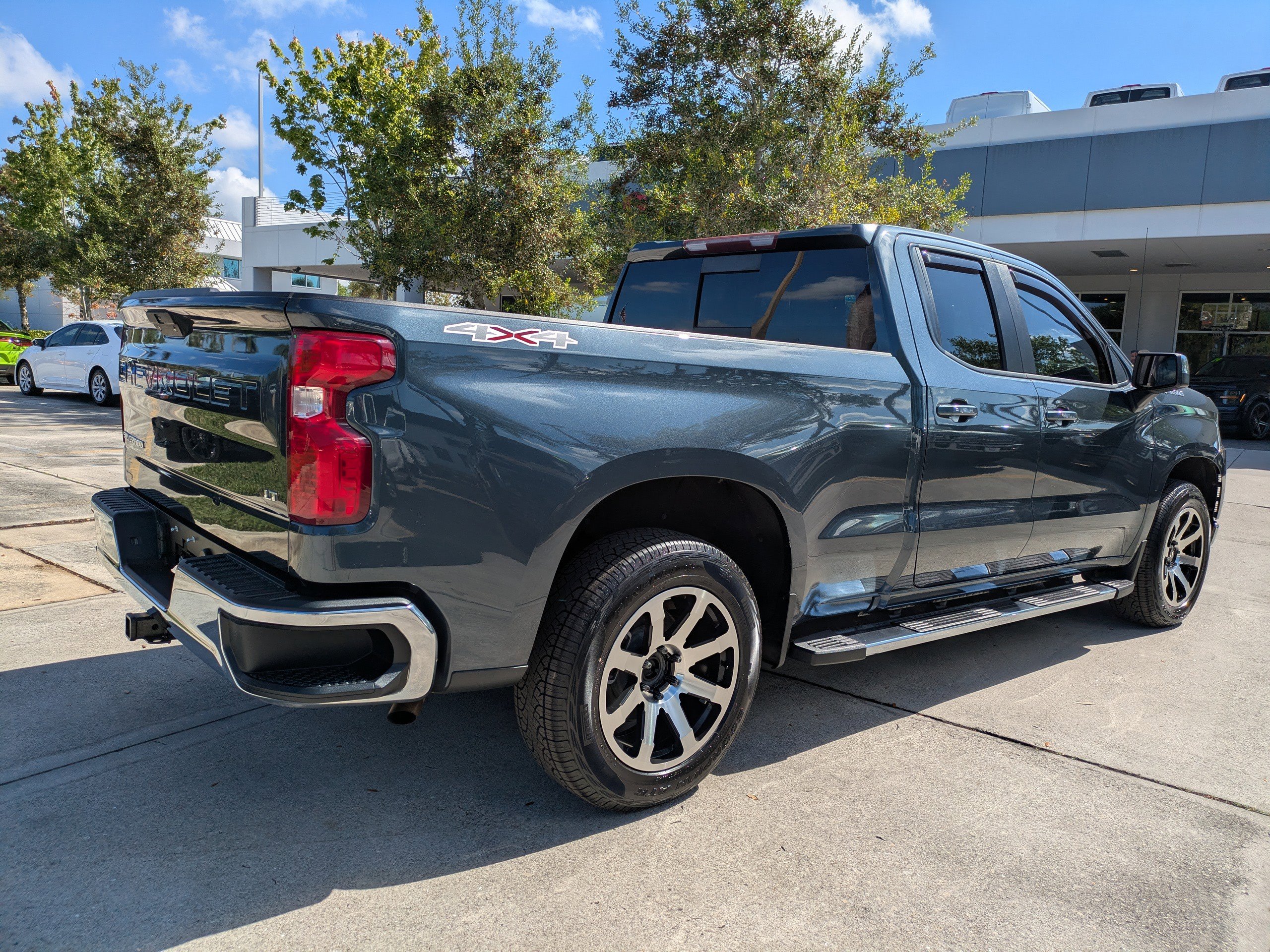 Used 2019 Chevrolet Silverado 1500 LT w/ All-Star Edition AWD/4WD image 4