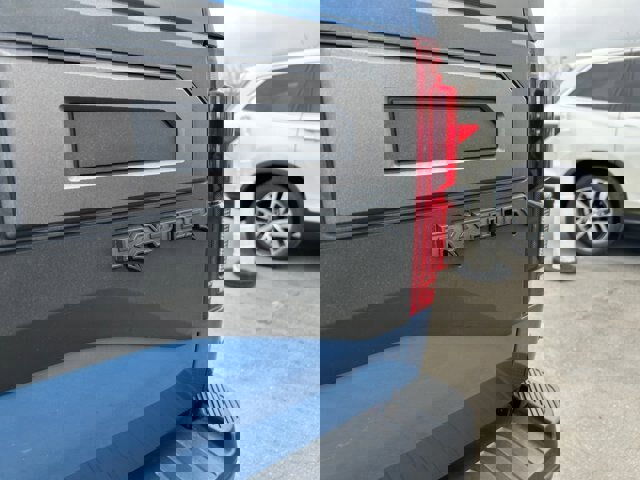 Certified 2019 Ford F150 Raptor w/ Equipment Group 802A Luxury image 24