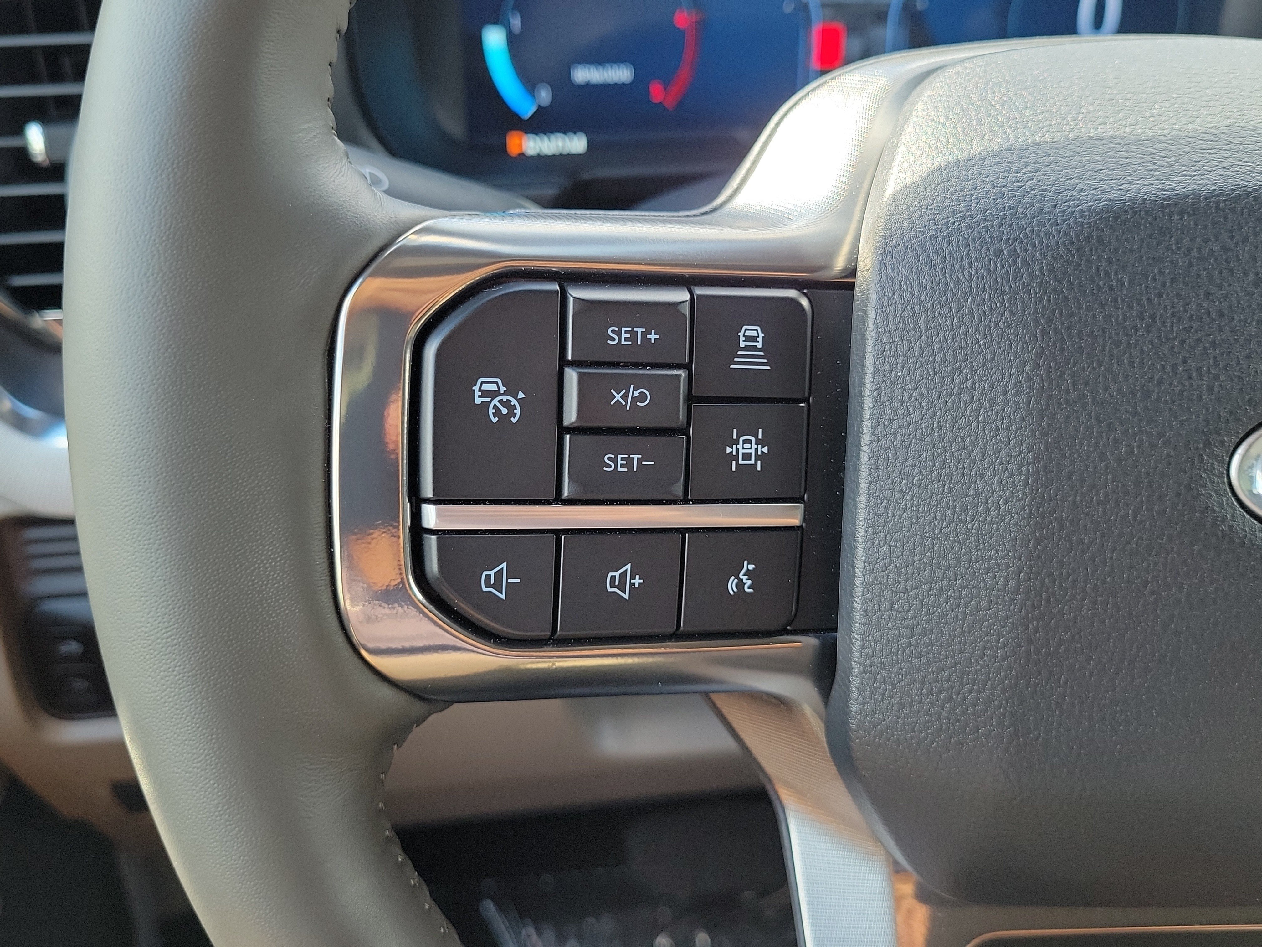 Certified 2026 Ford F450 Platinum w/ Platinum Plus Package AWD/4WD image 24