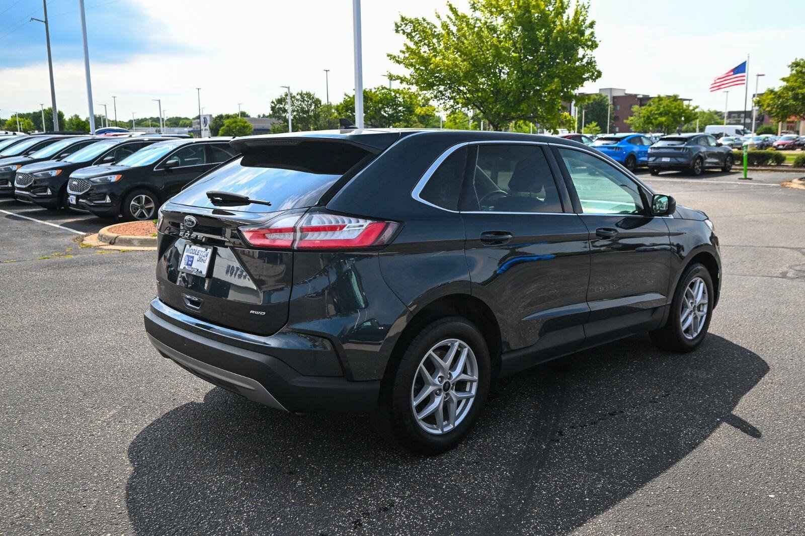 Certified 2024 Ford Edge SEL w/ Convenience Package AWD/4WD image 5