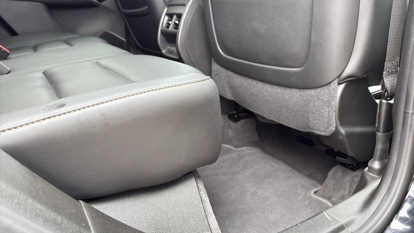 Used 2022 Cadillac XT4 Sport w/ Comfort Package image 27