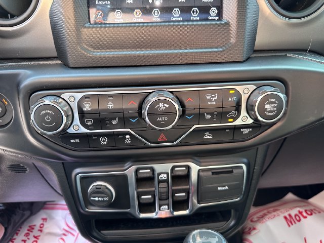 Used 2022 Jeep Wrangler Unlimited Sport AWD/4WD image 17