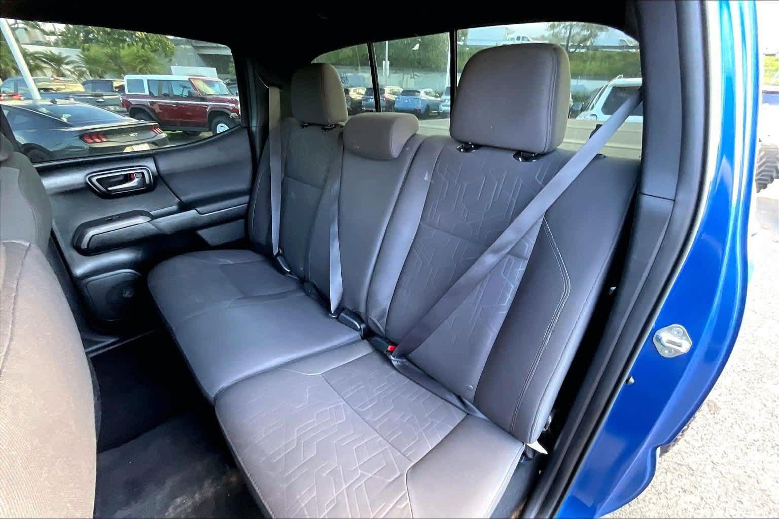 Used 2017 Toyota Tacoma TRD Sport RWD image 29