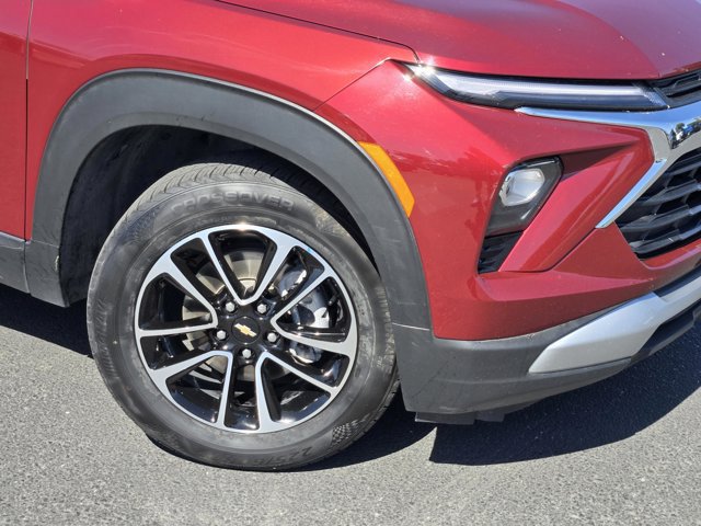 Used 2025 Chevrolet TrailBlazer LT AWD/4WD image 9