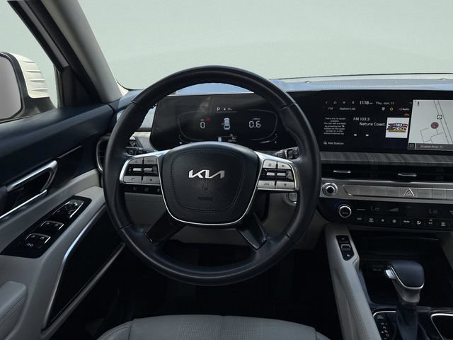 Used 2024 Kia Telluride EX w/ EX Captain's Chair Package FWD image 38