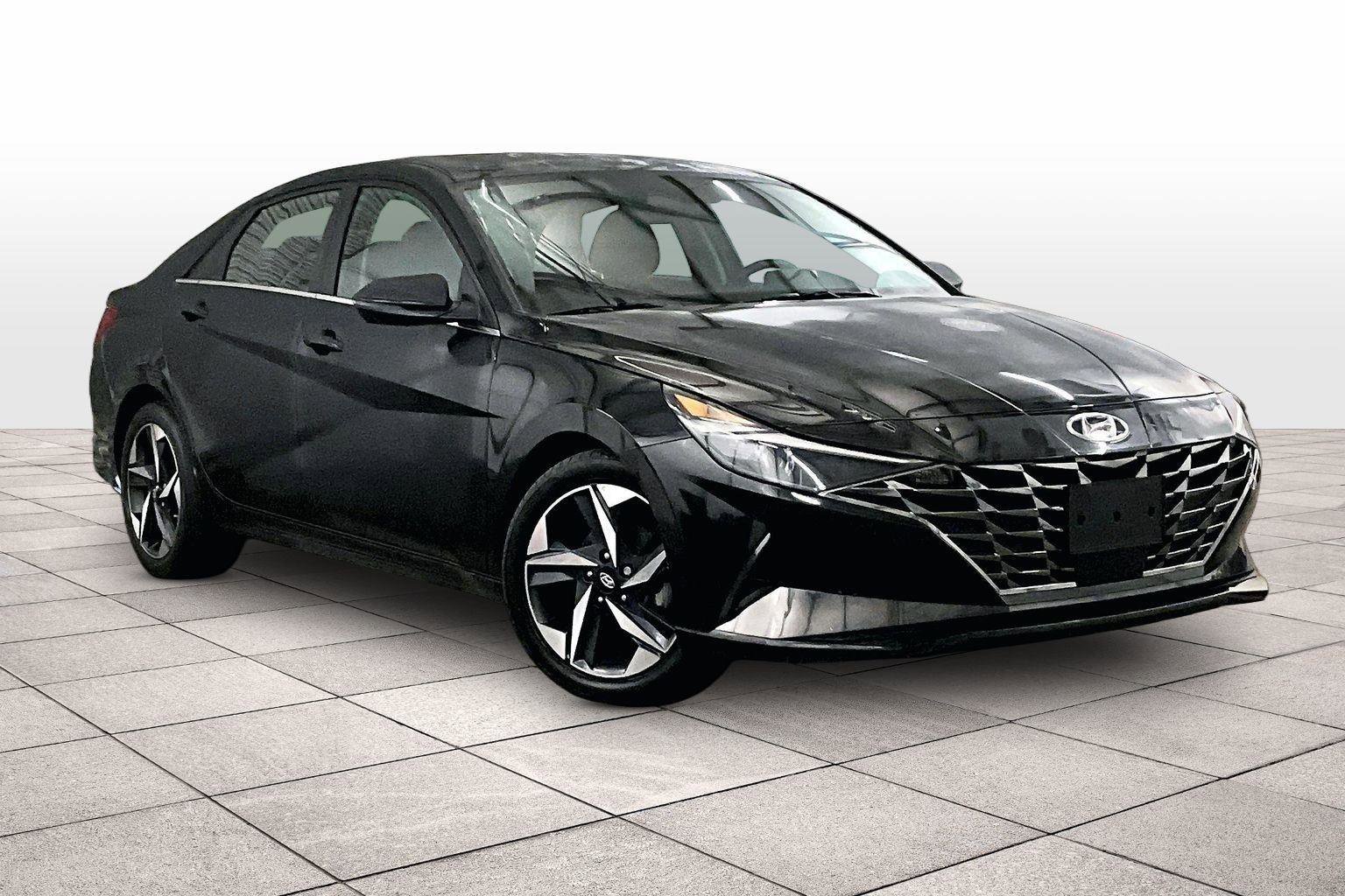 Used 2021 Hyundai Elantra SEL w/ Convenience + Premium Package image 2