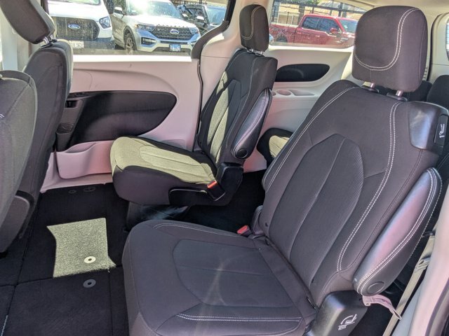 Used 2023 Chrysler Voyager LX FWD image 26