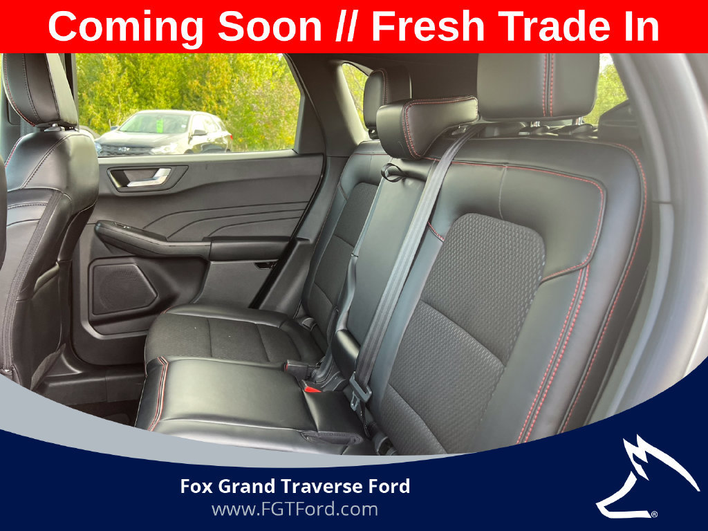Certified 2025 Ford Escape ST-Line Select AWD/4WD image 4
