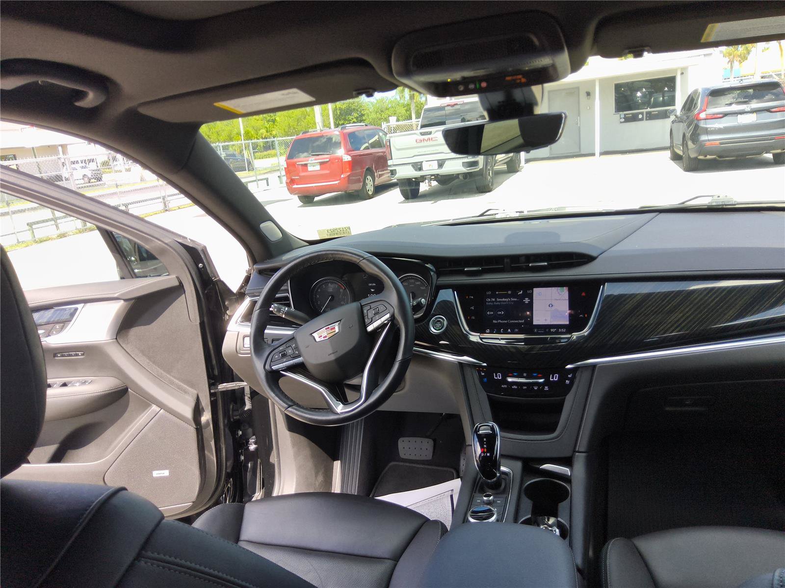 Used 2023 Cadillac XT6 Premium Luxury w/ Technology Package FWD image 27