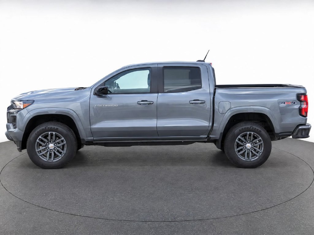 Used 2023 Chevrolet Colorado LT w/ LT Convenience Package AWD/4WD image 7