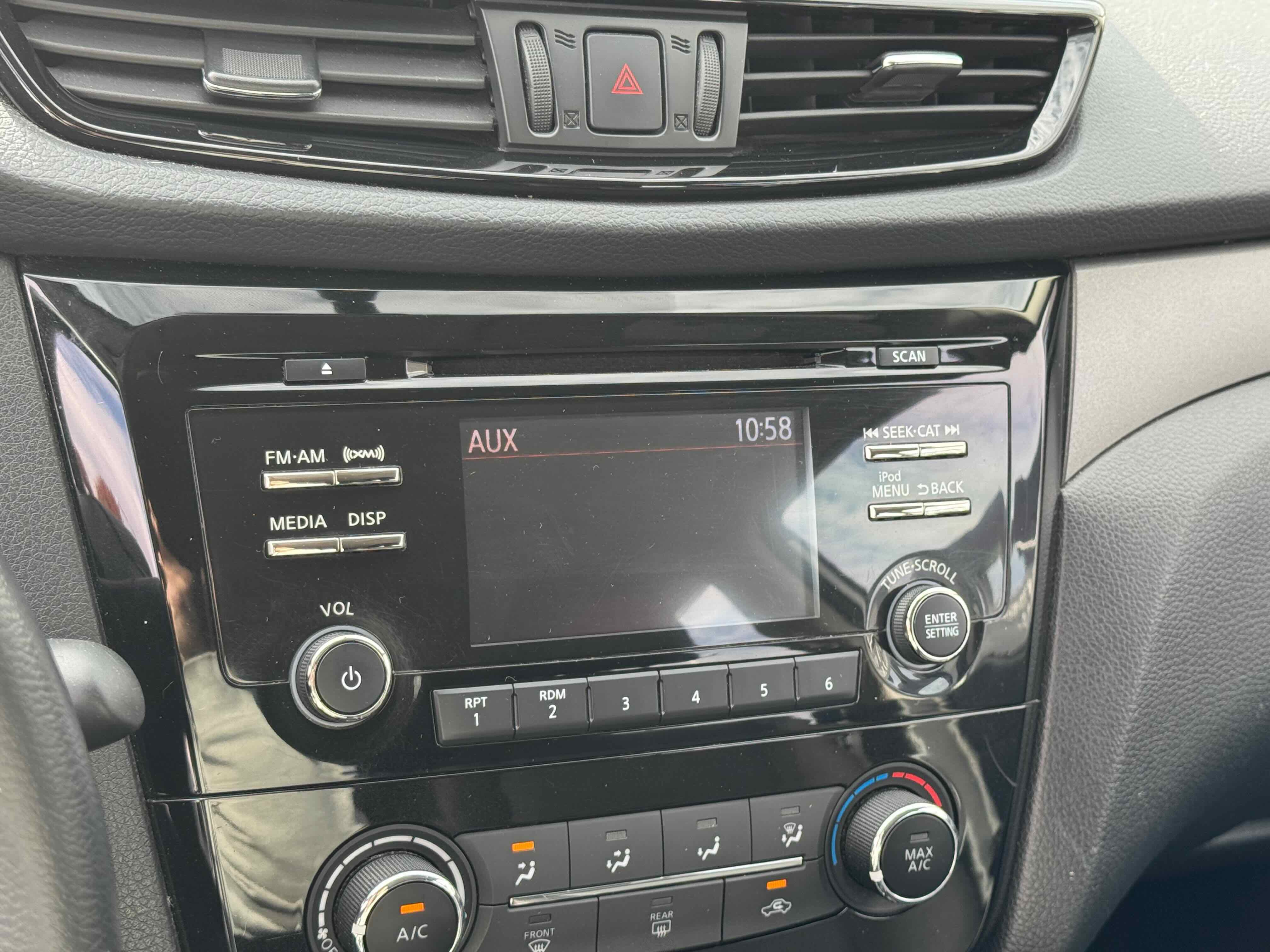 Used 2018 Nissan Rogue Sport S image 21