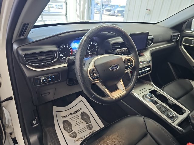 Certified 2020 Ford Explorer XLT w/ Equipment Group 202A AWD/4WD image 40