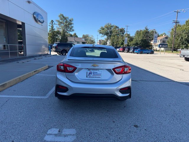 Used 2018 Chevrolet Cruze LT w/ Convenience Package FWD image 11