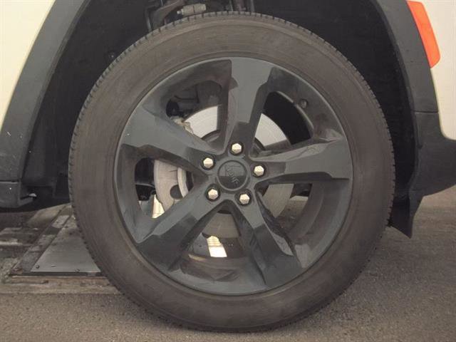 Used 2023 Jeep Grand Cherokee Altitude image 14