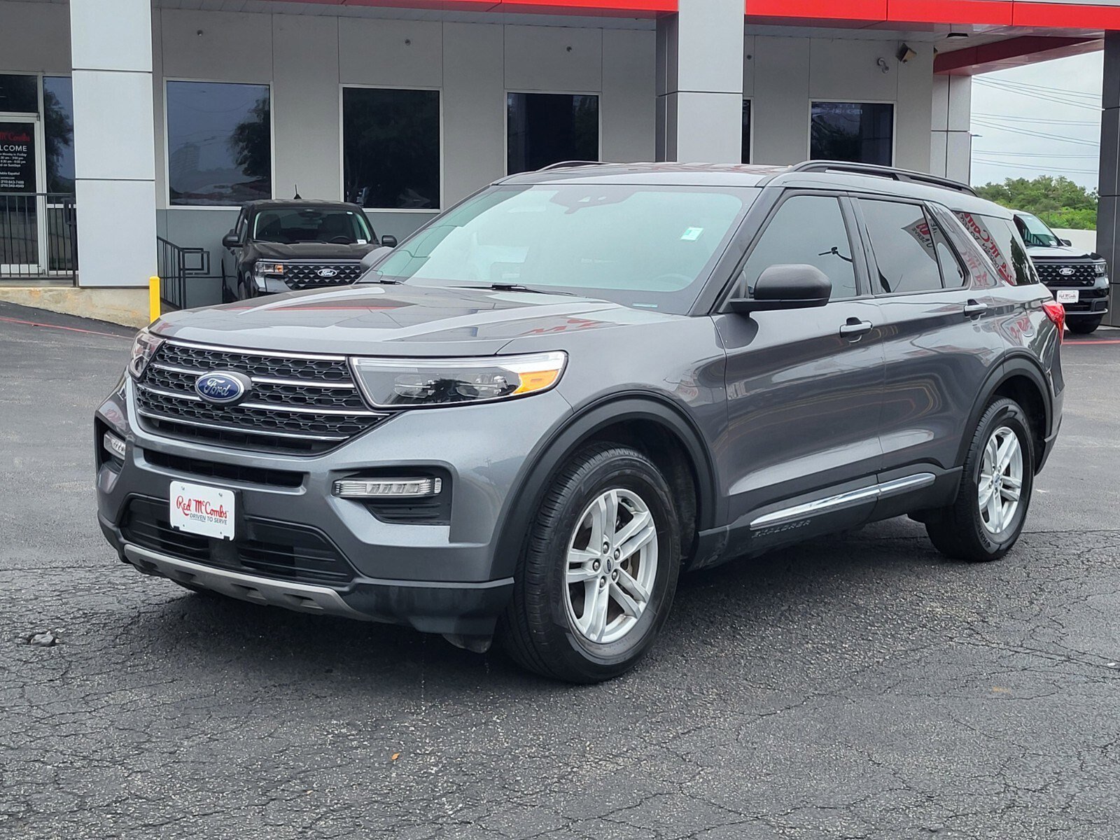 Certified 2023 Ford Explorer XLT w/ Equipment Group 202A RWD image 8