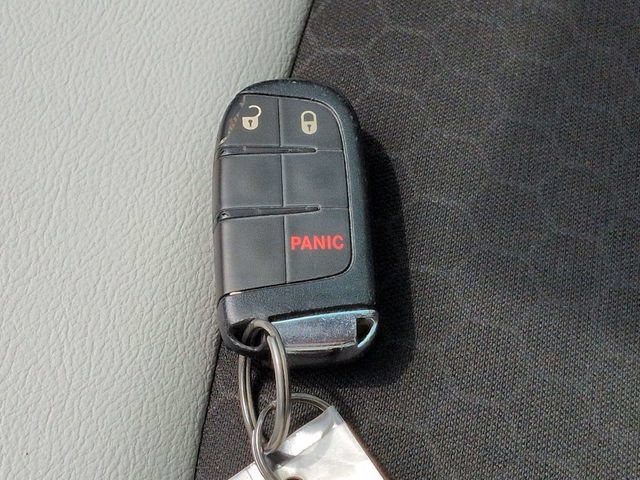 Used 2020 Jeep Compass Latitude FWD image 27