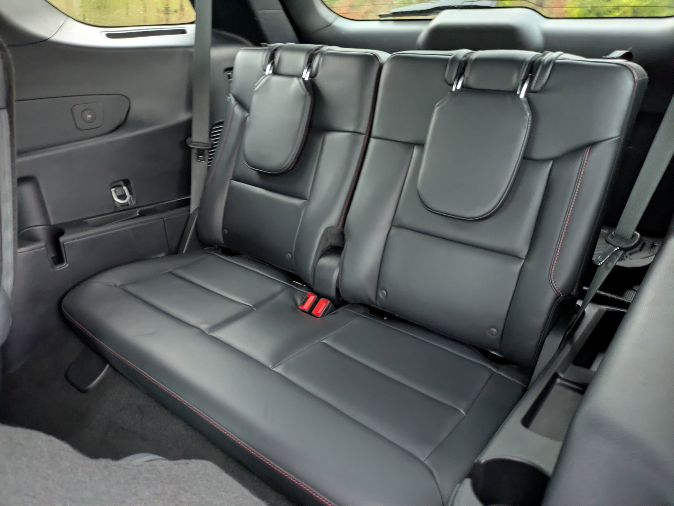 Certified 2025 Ford Explorer ST-Line w/ Premium Package image 29