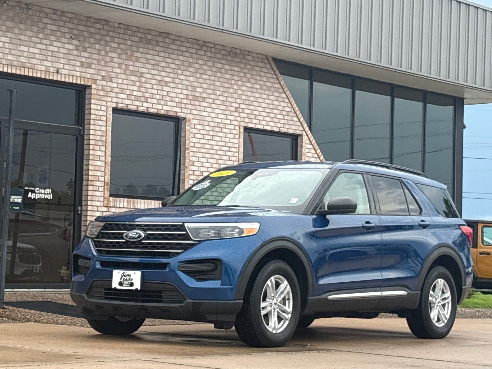 Certified 2021 Ford Explorer XLT AWD/4WD image 1