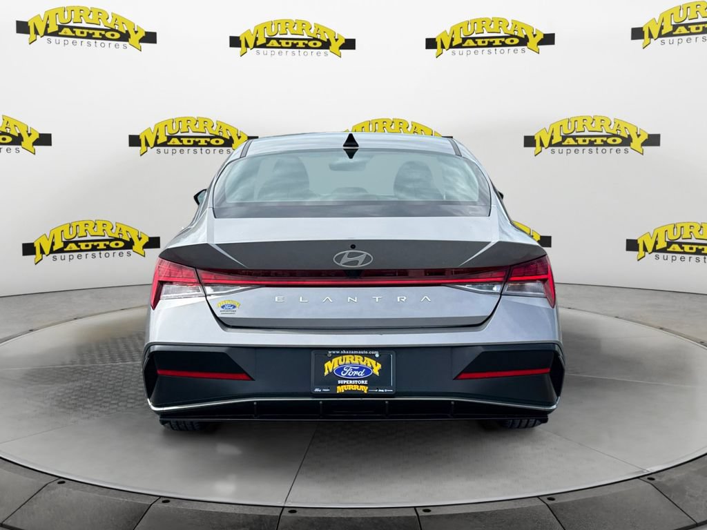 Used 2025 Hyundai Elantra SEL FWD image 5