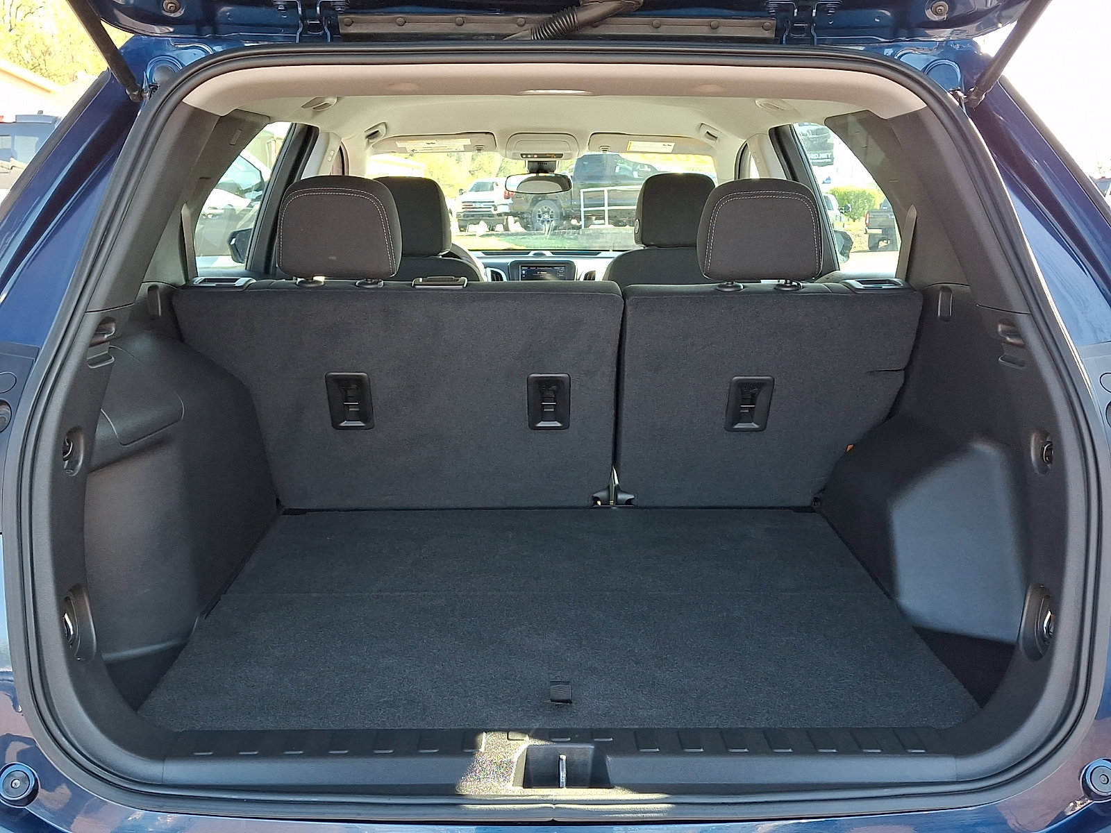 Used 2023 Chevrolet Equinox LS w/ Driver Confidence II Package image 30