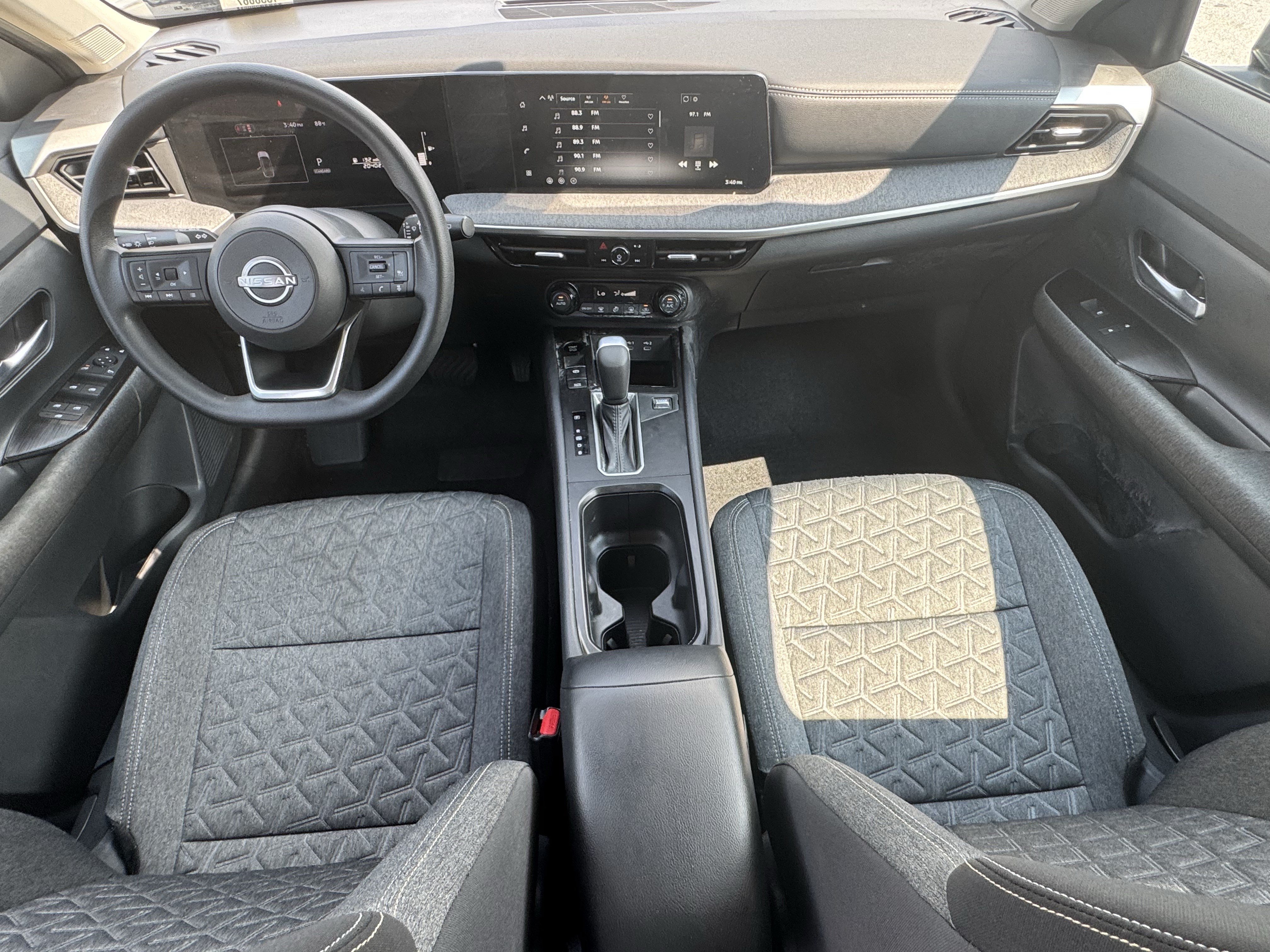 Used 2026 Nissan Kicks SV FWD image 22