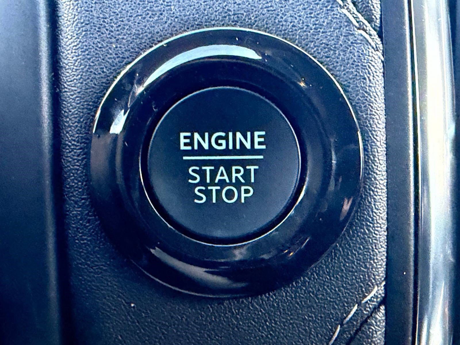 Certified 2025 Ford Expedition Platinum image 32