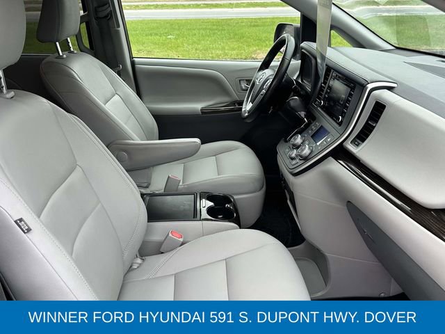 Used 2020 Toyota Sienna XLE image 11